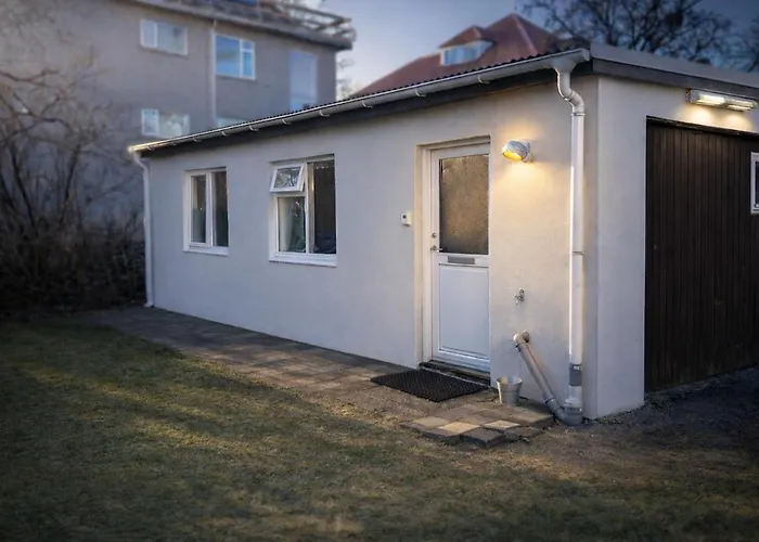 Private Guesthouse In Laugardalur Near Pool & Park